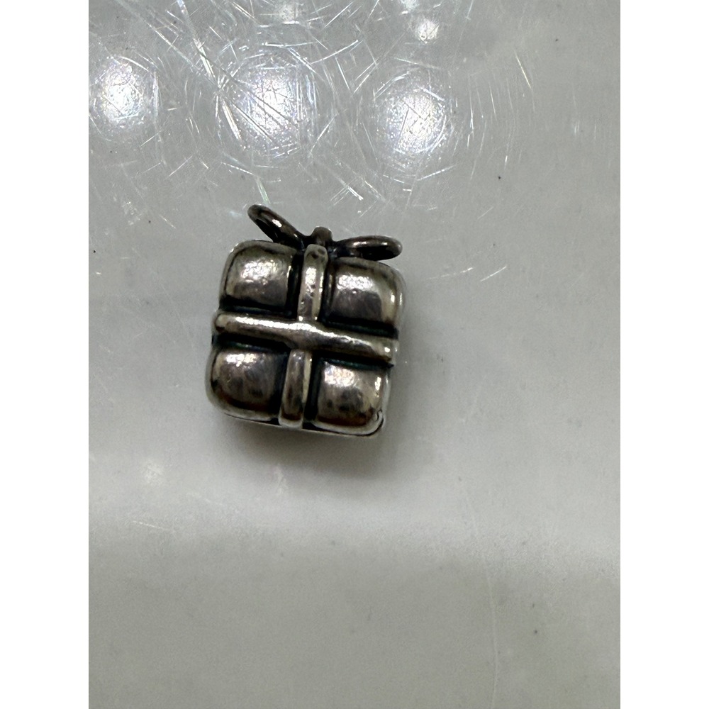 Retired Pandora Sterling Silver Gift Box Present Charm Item 790300